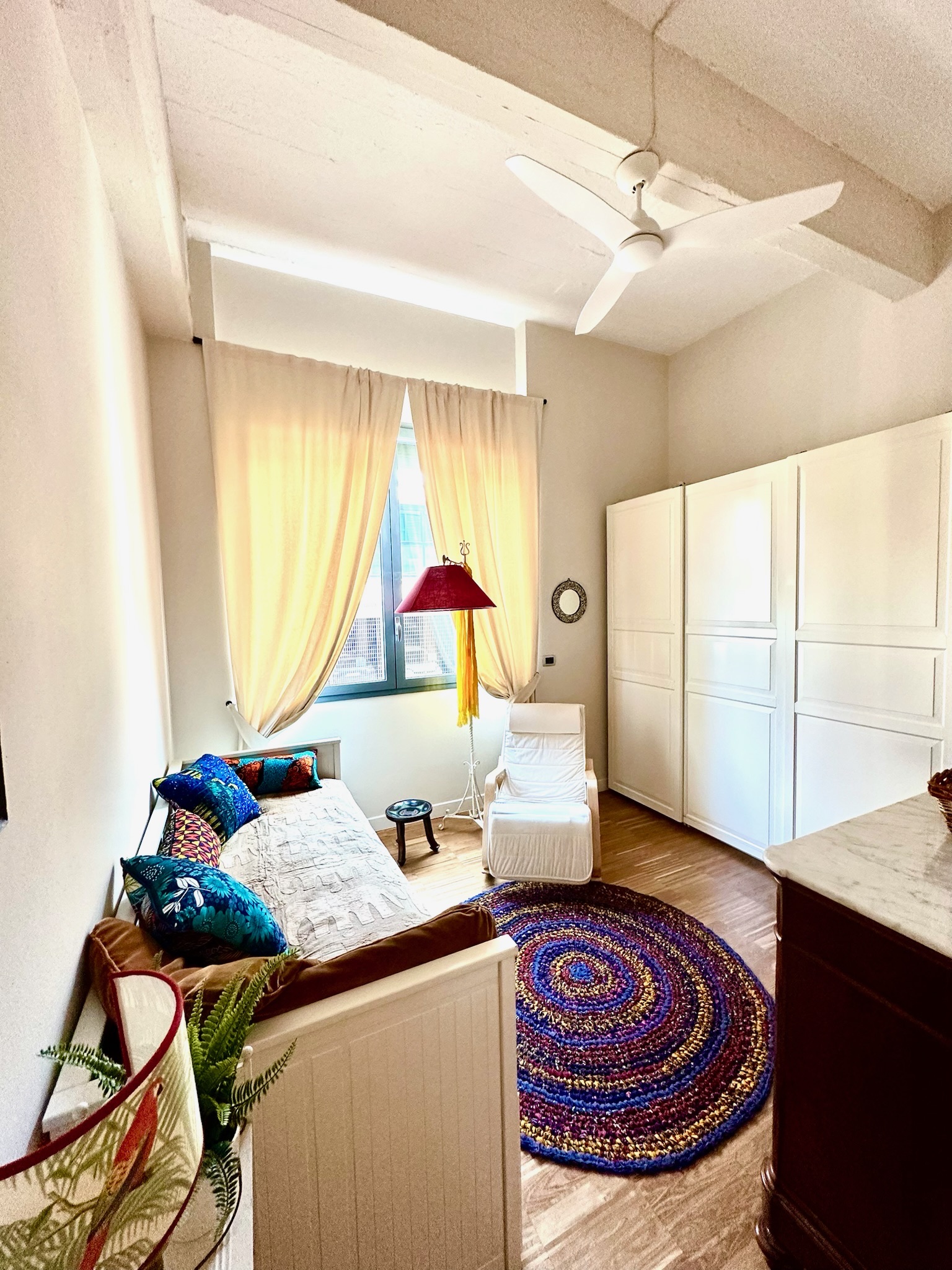 Second bedroom with daybed